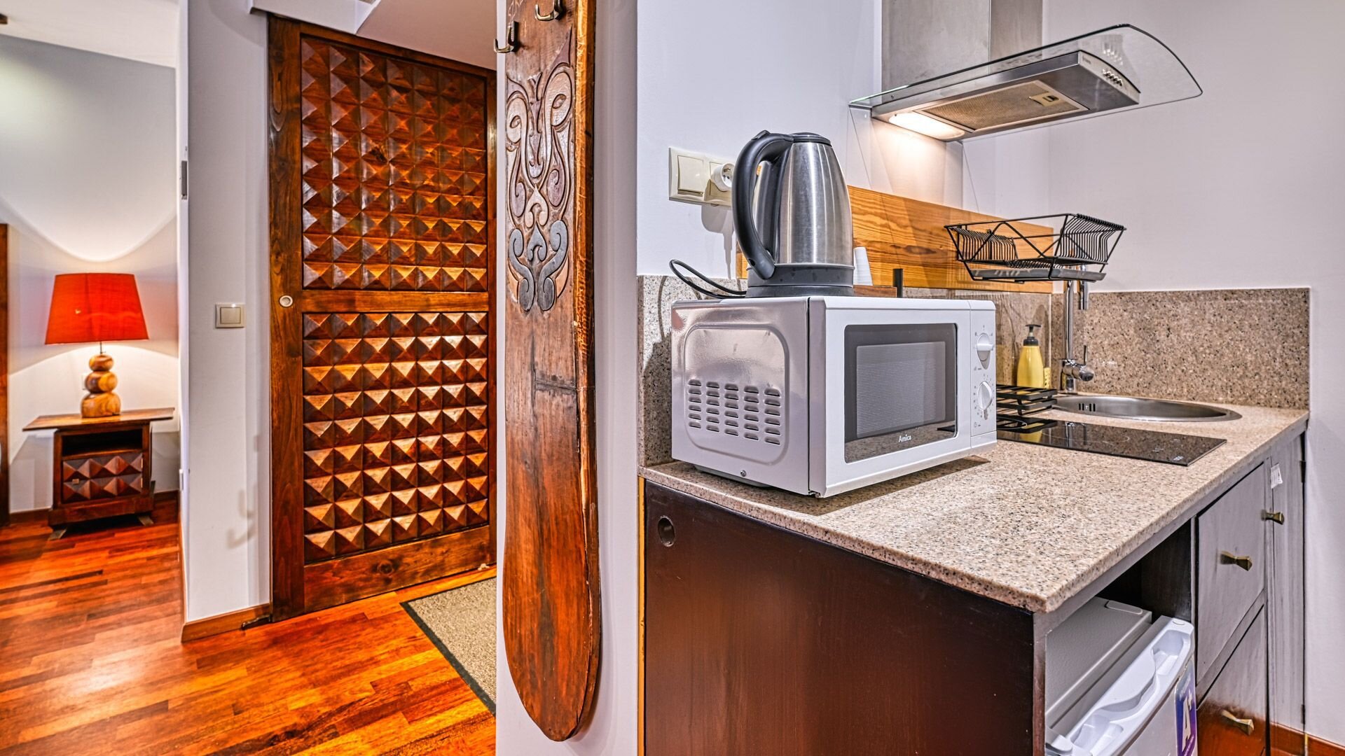 Apartament z balkonem i widokiem na stok